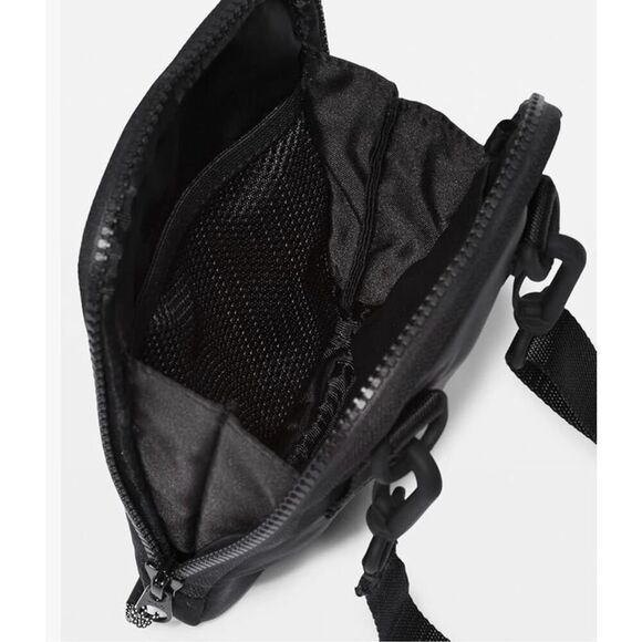 Lululemon Zip Top Crossbody NWOT - Picture 14 of 14